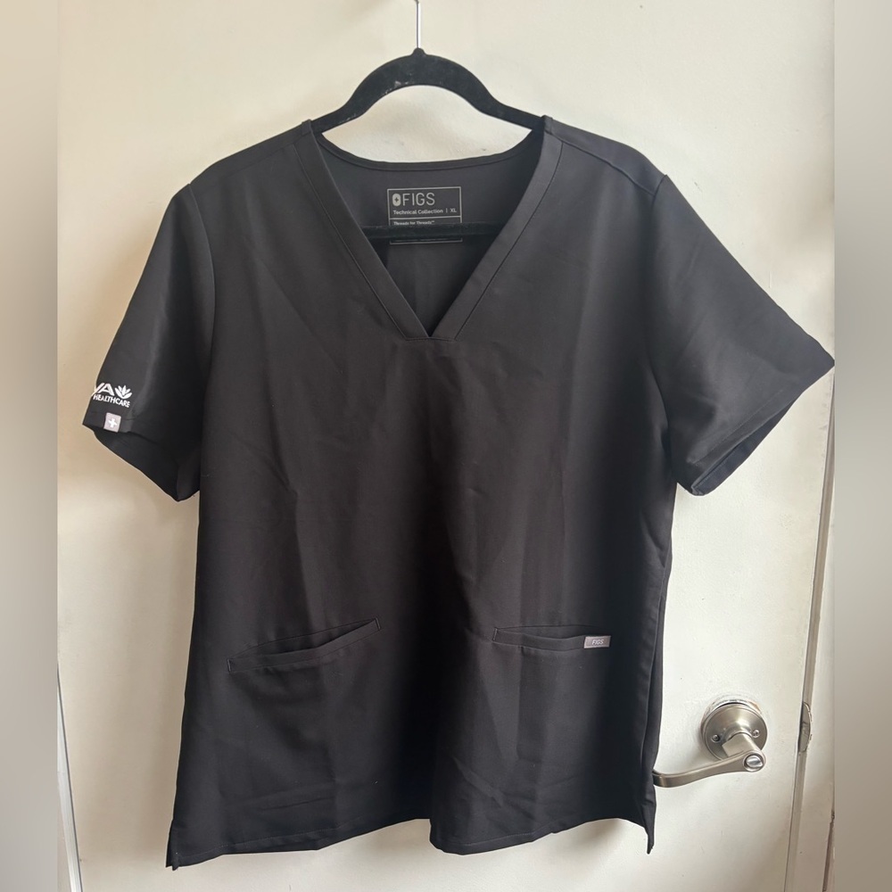 Figs Casma Black Scrub Top with Aya Embroidery black‎ XL nurse hospital travel